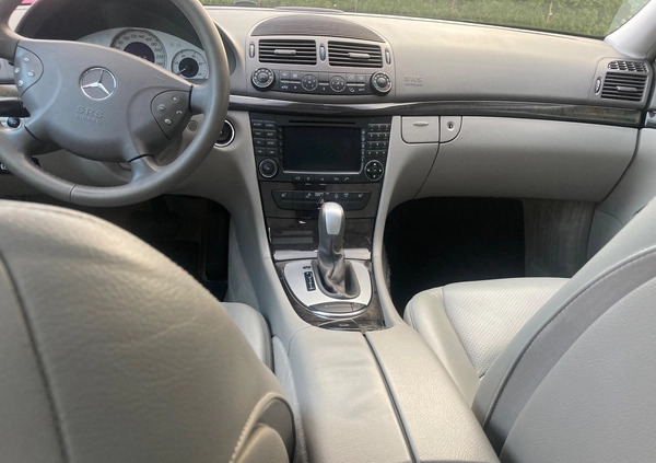 Mercedes-Benz Klasa E cena 38900 przebieg: 260000, rok produkcji 2003 z Lubaczów małe 254